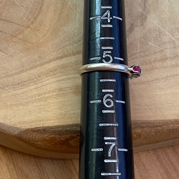 EUC 14k Gold ring diamond, sapphire, ruby & Garnet- 2.2 grams - Picture 11 of 12